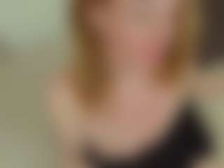Live cam show with AliceSweety - Mature on fapnchat