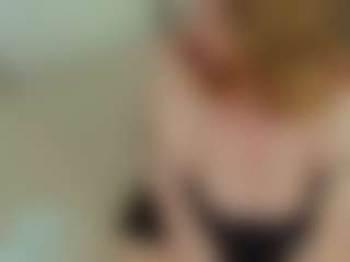 AliceSweety MILF webcam performer live streaming