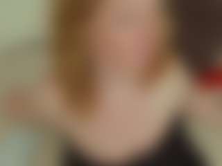 AliceSweety MILF webcam performer live streaming
