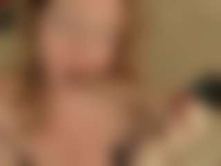 AliceSweety MILF webcam performer live streaming