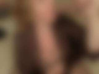 AliceSweety MILF webcam performer live streaming