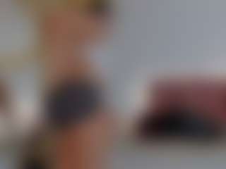 Live cam show with SunnyLeonz - Squirt on CamwithHer