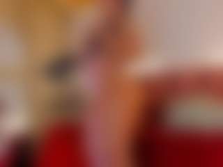 Live cam show with SunnyLeonz - Striptease on Camsoda
