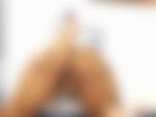 Live cam show with KattaraBecky1 - Bedroom Ebony on Hubzter Live