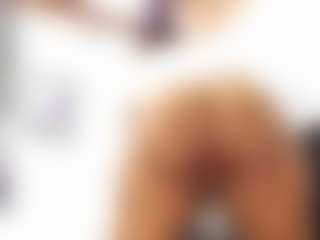 Live cam show with KattaraBecky1 - Fingers on Camsoda