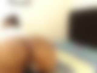 Live cam show with KattaraBecky1 - Bikini on StripNow