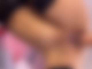 Live cam show with Crystallana - Fingering on AdultVida.com