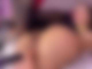 Live cam show with Crystallana - Athletic Bedroom on Mixed Magazine Live