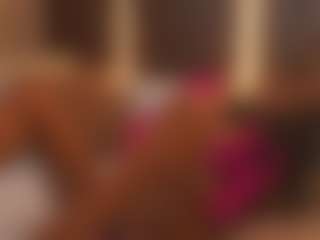 Live cam show with Soyalanaa - Striptease on Camsoda