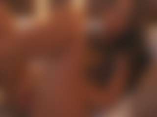 Live cam show with Soyalanaa - Athletic Strip on PervPlay.com