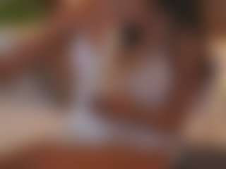 Live cam show with Soyalanaa - Sucking on Camsoda