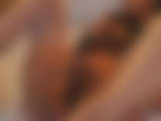 Live cam show with Soyalanaa - Athletic Bedroom on makecum.org