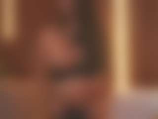 Live cam show with Soyalanaa - Athletic Bedroom on xxxlivecams.org