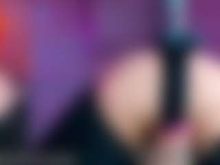 Live cam show with Miss Pawi - Fuck Machine on SquirtSoMuch