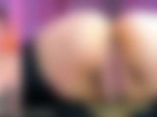 Live cam show with Miss Pawi - Blonde Hair on Instabang