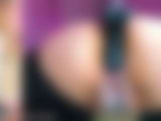 Live cam show with Miss Pawi - Middle Aged on CamwithHer