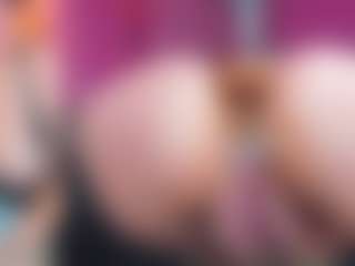 Live cam show with Miss Pawi - Curvy Middle Aged on Dare Cams