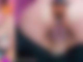 Live cam show with Miss Pawi - Mature Toys on Camming Site