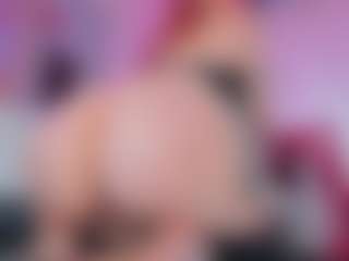 Miss Pawi MILF webcam performer live streaming