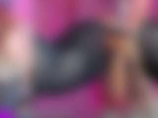 Miss Pawi MILF webcam performer live streaming