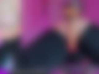 Live cam show with Miss Pawi - Machine on eurowanks.com