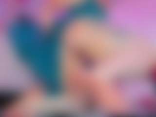 Live cam show with Miss Pawi - Bedroom Mature on Hubzter Live