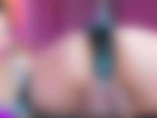 Miss Pawi MILF webcam performer live streaming
