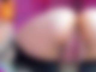 Live cam show with Miss Pawi - Big Tits on Camiplay Live