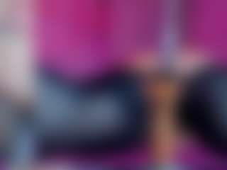 Live cam show with Miss Pawi - Mature on StripNow
