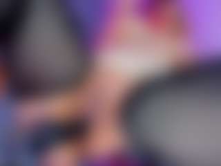 Miss Pawi MILF webcam performer live streaming