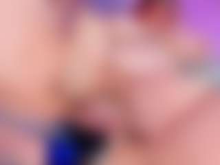 Siaran langsung penampil webcam MILF Miss Pawi