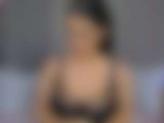 ElizabettaLee MILF webcam performer live streaming