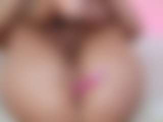Live cam show with MaraMaxine - Living Room on UwU Esports