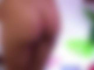 Live cam show with MaraMaxine - Living Room on mypornchat.com