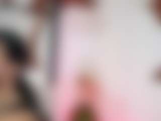 Live cam show with MaraMaxine - Living Room on SxyPornLive