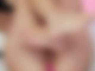 Live cam show with MaraMaxine - Living Room on Camsoda