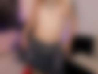 Live cam show with MollySunders - Public on Milfs Live