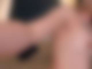 Live cam show with MollySunders - Handjob on Chatstar