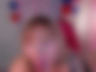 Live cam show with MollySunders - Bikini on AdultVida.com