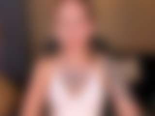 Live cam show with MollySunders - Thong on TeamSkeetLive