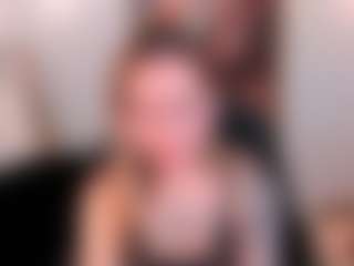 Live cam show with MollySunders - Bedroom on dropp.cam
