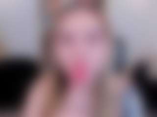 Live cam show with MollySunders - Petite on Camsoda