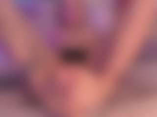 Live cam show with MollySunders - Blonde Hair on Camsoda