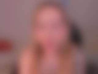 Live cam show with MollySunders - Petite on Camsoda