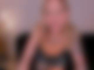 Live cam show with MollySunders - Bikini on hornycams.live