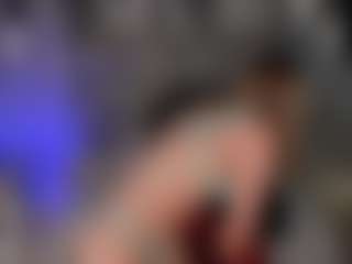 Live cam show with MollySunders - Bikini on boobsie.com