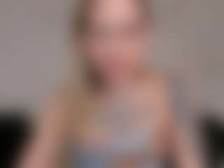 Live cam show with MollySunders - Public on Fling VIP Chat