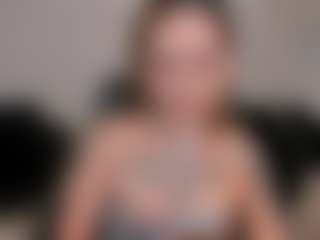 Live cam show with MollySunders - Flashing on StripNow