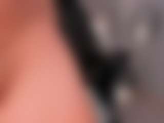 Live cam show with MollySunders - Blonde Hair Petite on TeamSkeetLive