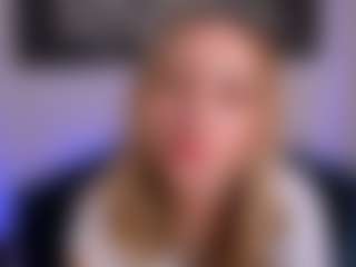 Live cam show with MollySunders - Small Tits on TottyGirls